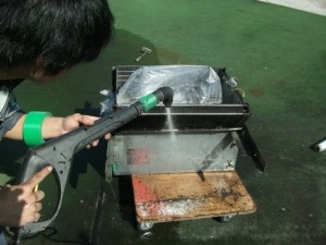 本体洗浄作業