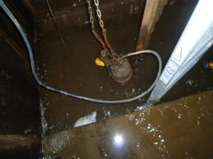 9.旧湧水ポンプ